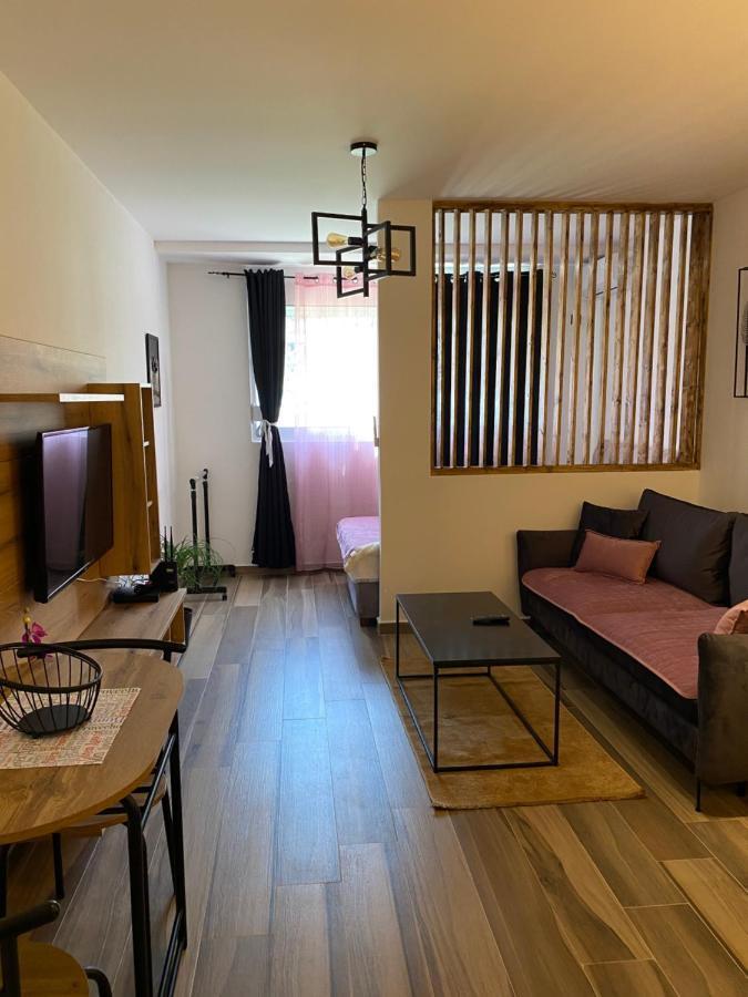 Apartment Spot Bar
